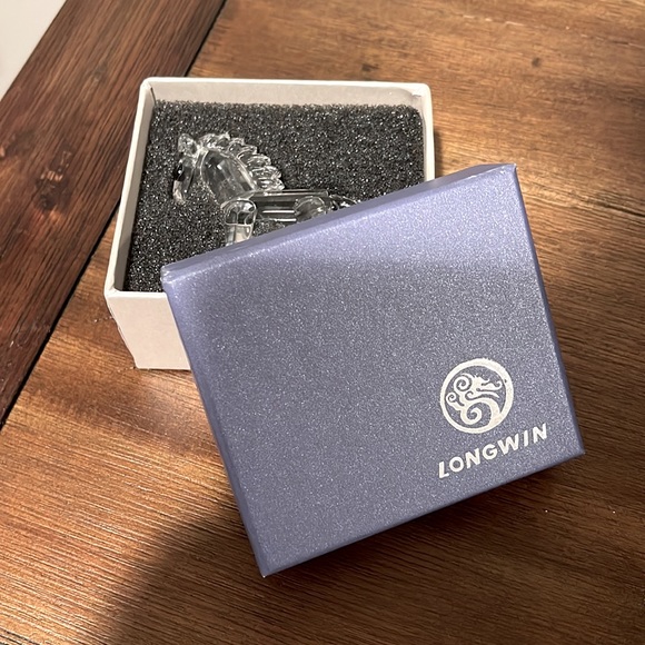 Longwin Crystal - Picture 2 of 4